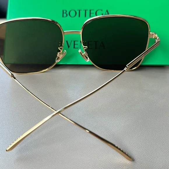 BOTTEGA VÉNETA Gold aviator style sunglasses - Picture 5 of 9